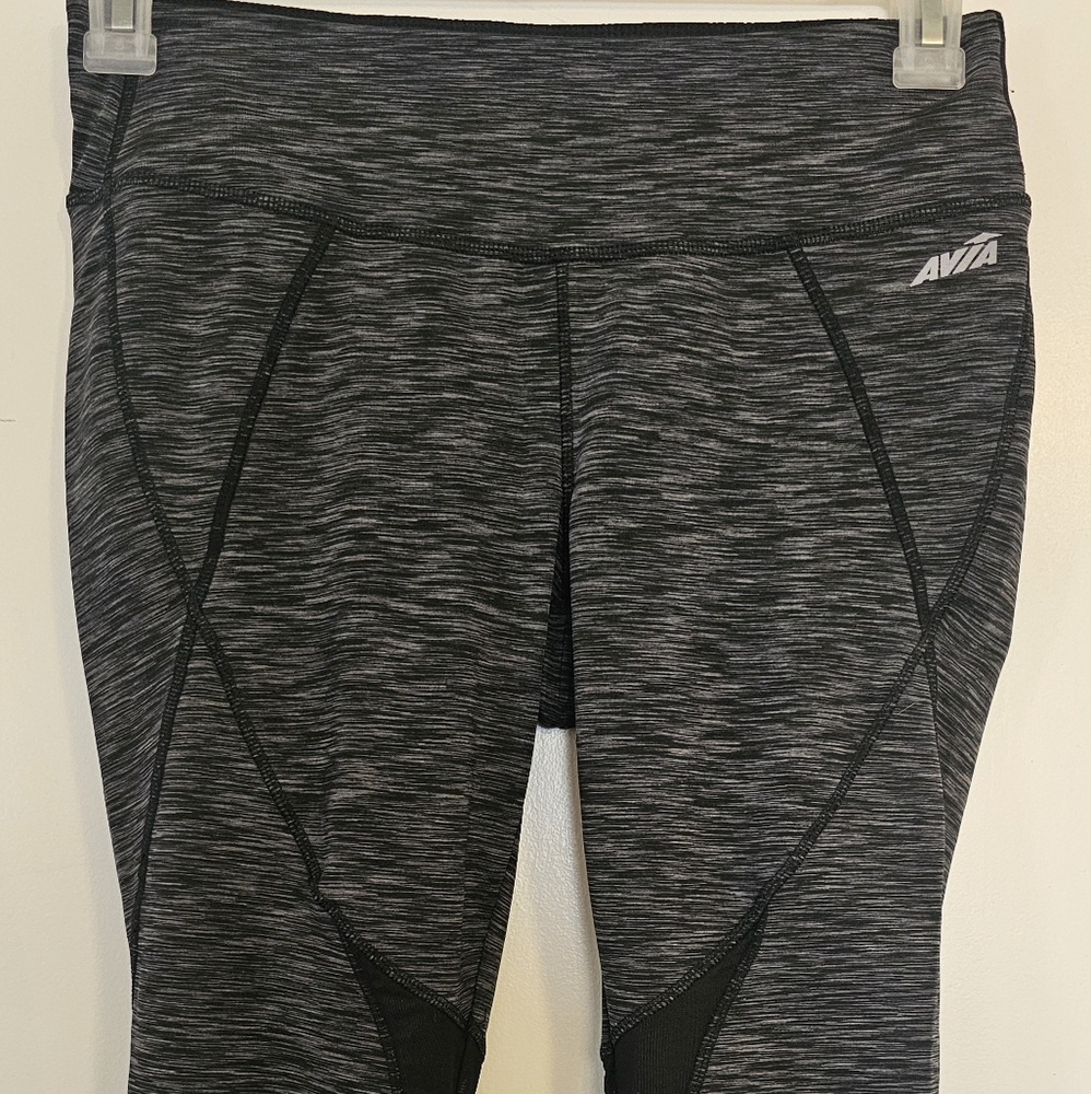 Avia Gray Leggings with Ergonomic Design